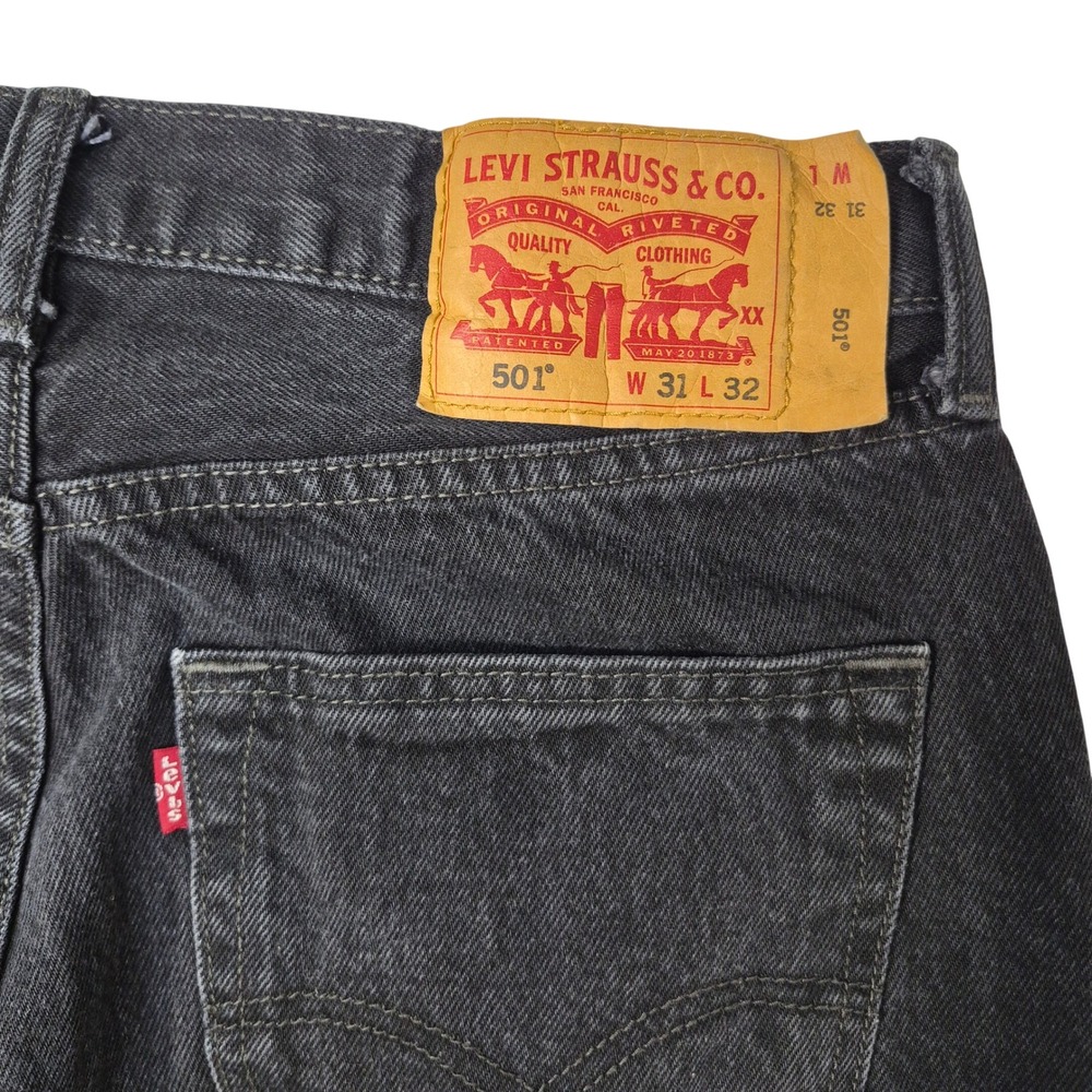Levis 501 Jeans Mens 31x32 Regular Fit Black Button Fly Cotton Straight Leg